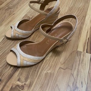 Wicker wedge heels